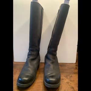 UGG used leather black boots